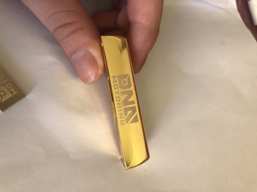 黃金隨身碟 雷射雕刻效果